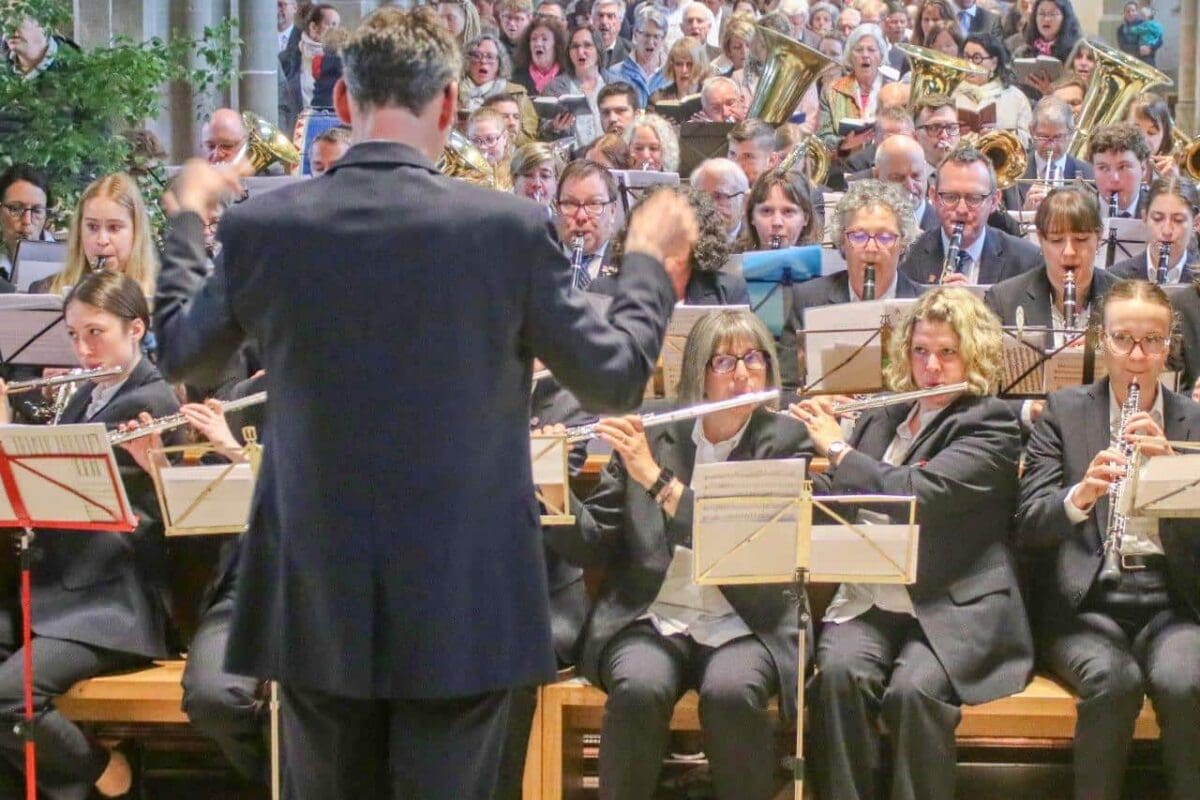 20244 fronleichnam stadtkapelle und choere foto hildebrand